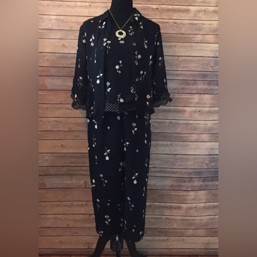 3 piece Capri set